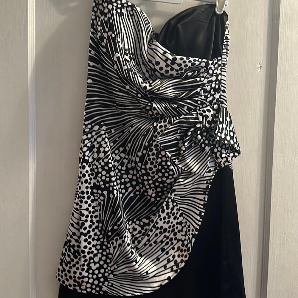 Strapless black and white dress